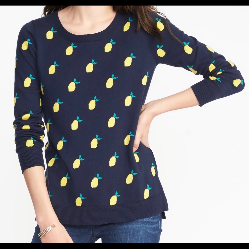 Old navy crew neck lemons sweater